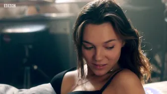 Synnove Karlsen, Imogen King, Lyndsey Craig - Clique (2017 - 2018)