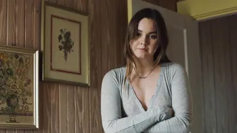 Liana Liberato - The Beach House (2019)