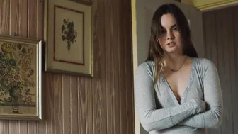 Liana Liberato - The Beach House (2019)