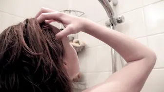 Christine Winter, Isabella Jeschke - Close to Heaven, Far from Happiness (Dem Himmel so nah, dem Glück so fern) (2015)