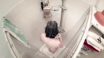 Christine Winter, Isabella Jeschke - Close to Heaven, Far from Happiness (Dem Himmel so nah, dem Glück so fern) (2015)