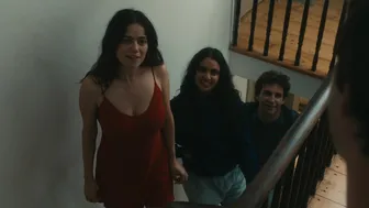 Molly Gordon, Geraldine Viswanathan - Oh, Hi! (2025)