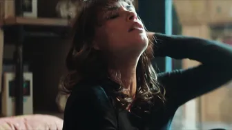 Matilda De Angelis, Berenice Bejo - A Bookshop in Paris (Il materiale emotivo) (2021)