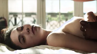 Matilda De Angelis, Berenice Bejo - A Bookshop in Paris (Il materiale emotivo) (2021)