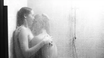 Yuliya Khlynina – Weekend (2014)