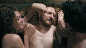 Brigitte Hobmeier, Mercedes Müller, Stella Goritzki, Lisa Maria Potthoff - Oktoberfest 1905 s01e01-04 (2025)