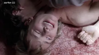 Marie Denarnaud, Peggy Martineau - Les vivants et les morts (2009) S1