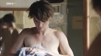 Lena Lauzemis, Vicky Krieps – M wie Martha (2015)