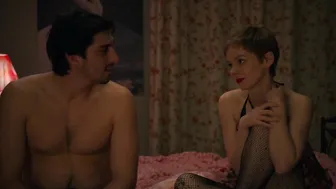 Megan Northam, Anna Linhartová, Fotinì Peluso - Greek Salad (Salade grecque) s01e03-07 (2023)