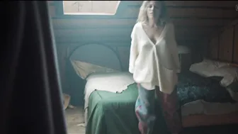 Viktoriya Klinkova, Viktoriya Agalakova, Natalya Zemtsova - Vongozero. The Outbreak (Epidemiya) s01e01-02 (2021)