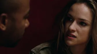 Juliet Tondowski, Alicja Bachleda – The Girl Is in Trouble (2015)