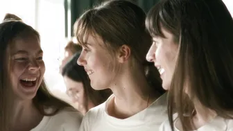 Mina Svajger, Jara Sofija Ostan - Kaj ti je deklica (2025)