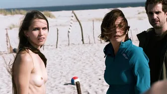 Anna-Lena Schwing, Julia Brendler, etc - Nord Nord Mord s01e11 (2019)