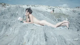 Emma Laird, Zar Amir Ebrahimi - Satisfaction (2025)