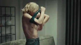 Svenja Jung, Hanna Hilsdorf - Naked s01e01-06 (2025)