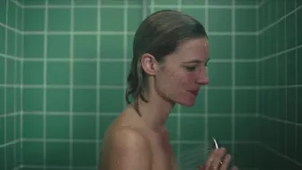 Svenja Jung, Hanna Hilsdorf - Naked s01e01-06 (2025)