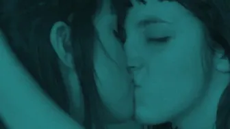 Melodie Bujold, Sandrine Farina - Buzz Mec Mag (2015)