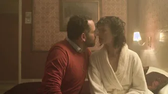 Lihi Kornowski, Ayelet Zurer - Losing Alice s01e07 (2021)