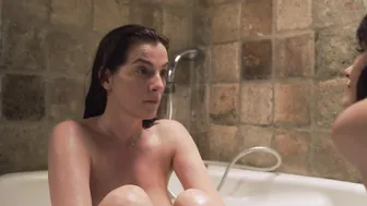 Lihi Kornowski, Ayelet Zurer - Losing Alice s01e06 (2021)