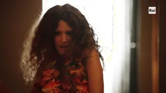 Anna Valle, Fotinì Peluso, Sofia Iacuitto, Chiara Pia Aurora - La compagnia del cigno s02 (2021)