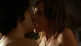 Marta Etura, Raquel Pérez, Cristina Rodríguez, Marisa Paredes - Frío sol de invierno (2004)