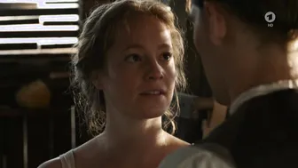 Aylin Tezel, Leonie Benesch - Der Club der singenden Metzger (2019)