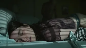 Sarah Pidgeon, Tanzyn Crawford, Kathryn Hahn, Aneasa Yacoub - Tiny Beautiful Things s01e01-07 (2023)