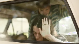 Sarah Pidgeon, Tanzyn Crawford, Kathryn Hahn, Aneasa Yacoub - Tiny Beautiful Things s01e01-07 (2023)