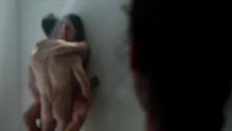 Danna Paola, Ester Exposito - Elite s01e01 (2018)