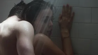 Danna Paola, Ester Exposito - Elite s01e01 (2018)