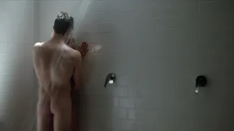 Danna Paola, Ester Exposito - Elite s01e01 (2018)