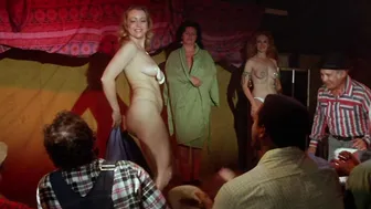 Elizabeth Berridge, Sylvia Miles, etc - The Funhouse (1981)