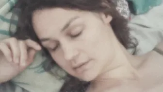 Lena Urzendowsky, Luise Heyer - In die Sonne schauen (2025)