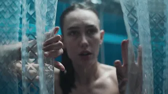 Almudena Amor, Karina Kolokolchykova, Vera Valdez - The Grandmother (La abuela) (2021)