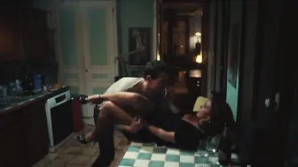 Alyzee Costes, Lola Creton, Henny Reents, Alice Belaïdi - Les papillons noirs s01e01-06 (2022)