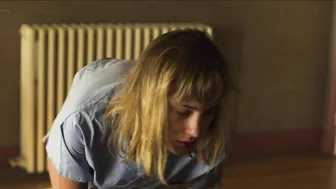 Nora Arnezeder, Roxane Duran – Riviera (2017) S1