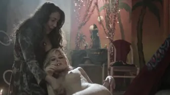 Ana Garibaldi, Camila Peralta, Tatu Glikman, Carolina Ramirez, Erika de Saatu, Valentina Zenere - In the Mud (En El Barro) s01e01-08 (2025)