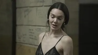 Ana Garibaldi, Camila Peralta, Tatu Glikman, Carolina Ramirez, Erika de Saatu, Valentina Zenere - In the Mud (En El Barro) s01e01-08 (2025)