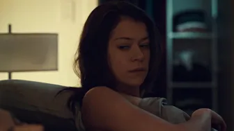 Tatiana Maslany – Orphan Black s01e01 (2013)