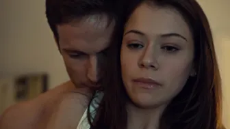 Tatiana Maslany – Orphan Black s01e01 (2013)