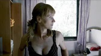 Anna Geislerova - Kraska v nesnazich (Beauty in Trouble) (2006)