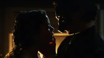 Charlotte Hope, Stephanie Levi-John – The Spanish Princess s02e01 (2020)