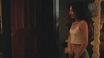 Jesse James Keitel, Katie Ward, Kim Cattrall - Queer as Folk s01e01e02e05e07 (2022)