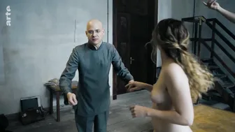 Valerie Pachner, Anna Maria Muhe – Die Neue Zeit s01e01 (2019)