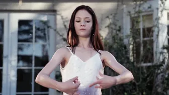 Kate Bell, Ruth Bradley – In Her Skin (2009)