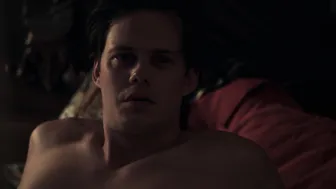 Hanna Björn, Sophie Apollonia, Agnes Lindstroem Bolmgren, Isabelle Grill, etc – Clark s01e01-06 (2022)