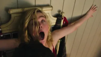 Elle Fanning, Michelle Pfeiffer - Margo's Got Money Troubles s01e01-03 (2026)