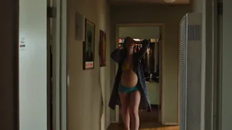 Elle Fanning, Michelle Pfeiffer - Margo's Got Money Troubles s01e01-03 (2026)