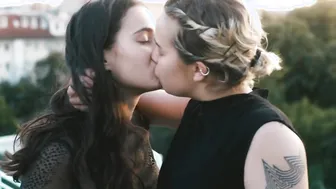 Emily Lau, Janaina Liesenfeld - Yung (2018)