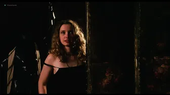 Robin Tunney, Julie Delpy, Tuesday Weld, Emily Bruni - Investigating Sex (2001)